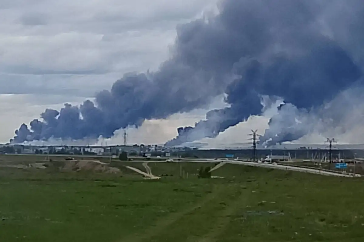 Ukrayna'dan Rusya'ya Tarihi Saldırı: Yüzlerce Dronla Ülkenin En Büyük Askeri Havalimanı Vuruldu!