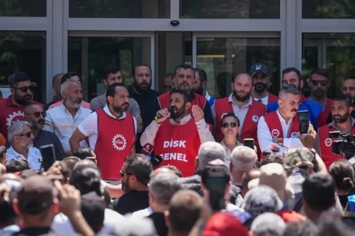 Cemil Tugay'ın Teklifi Kabul Edildi: İzmir'de Grev Sona Erdi