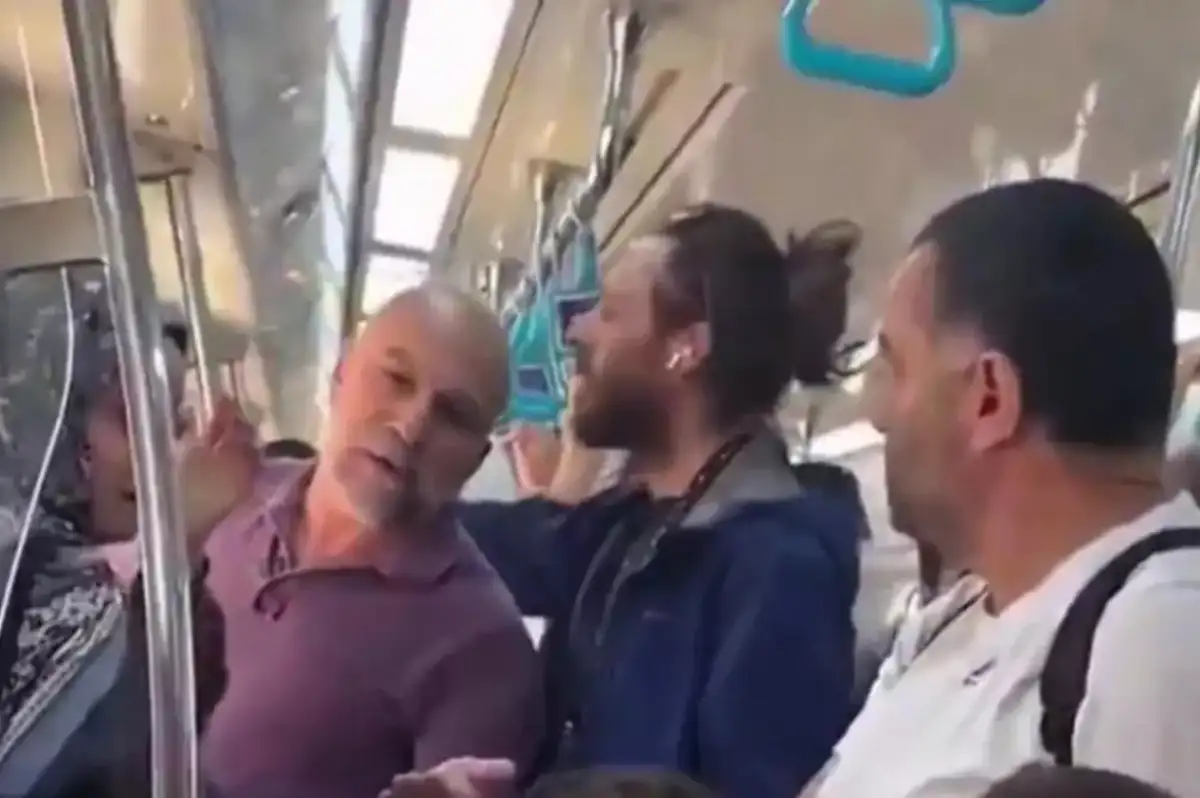 Marmaray'da İki Çocuk Babasına Yumruk Atan Şahıs Serbest Bırakıldı