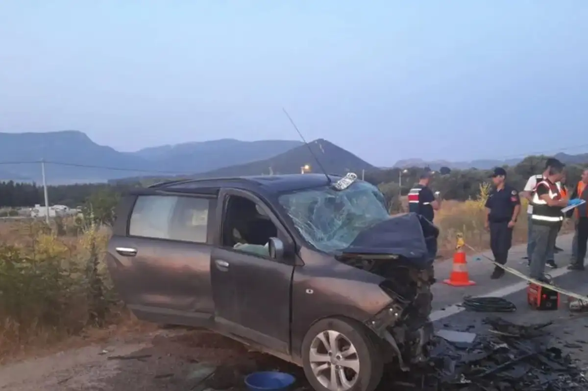 İzmir Seferihisar Yolunda Zincirleme Kaza: 5 Ölü!