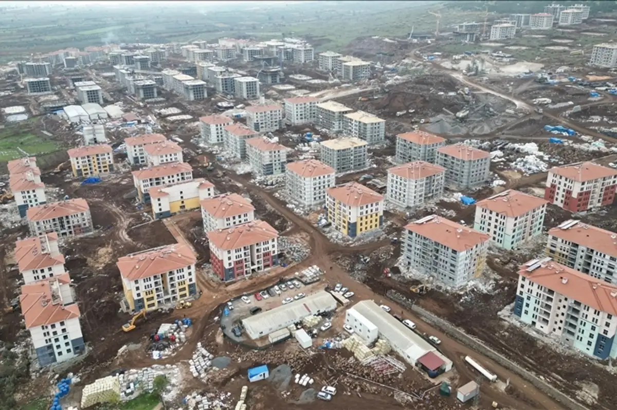 Hatay Hassa'daki Deprem Konutları Tamamlandı: Hak Sahiplerine Teslim Edilmeye Başlandı