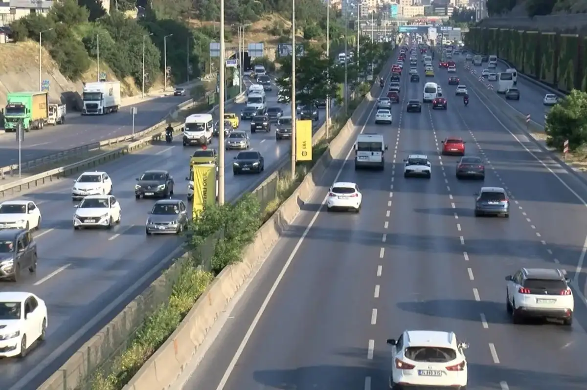 İstanbul'da Bayram Tatili Dönüşü Trafik Yoğunluğu