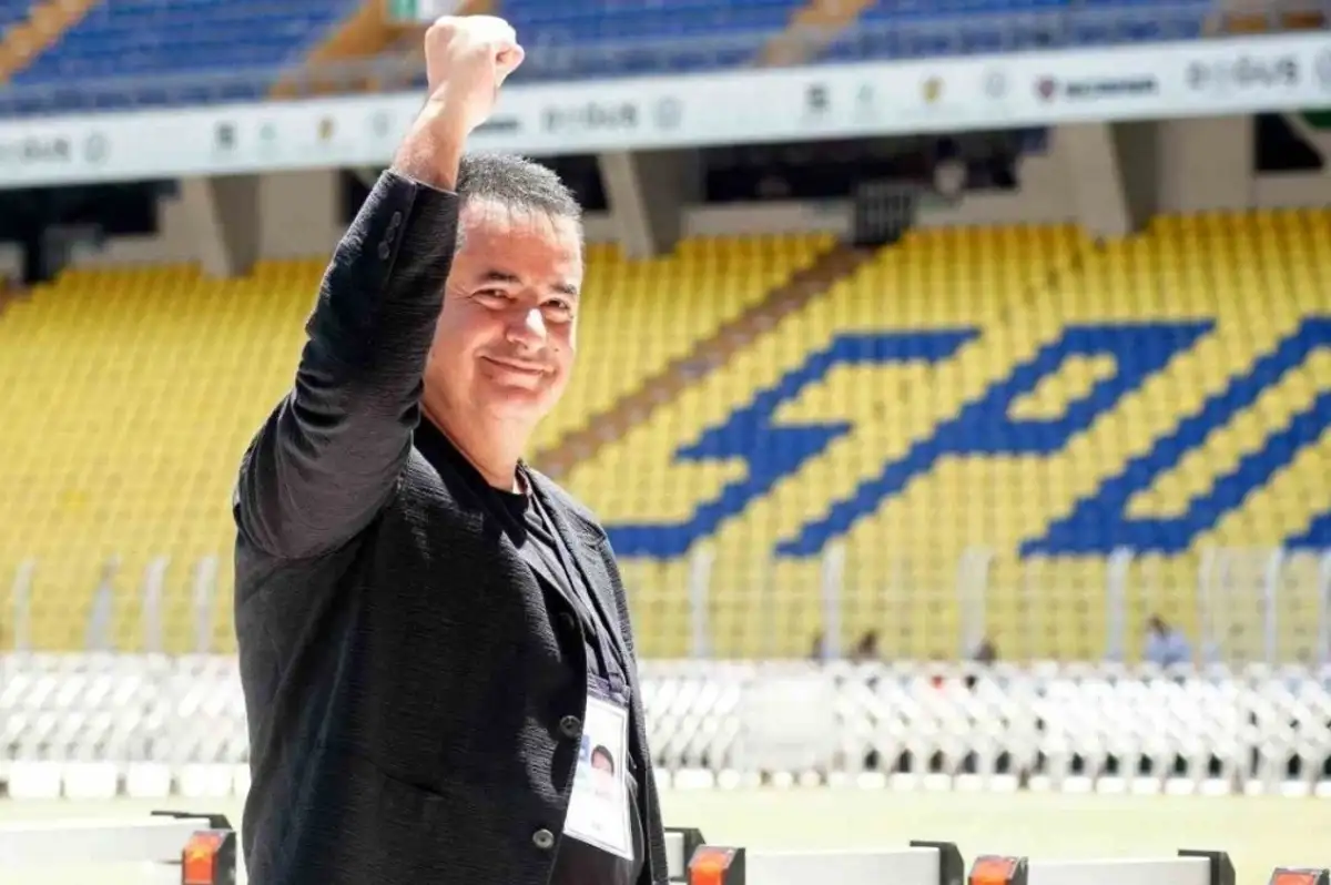 Acun Ilıcalı, Fenerbahçe Yönetiminden Ayrıldı
