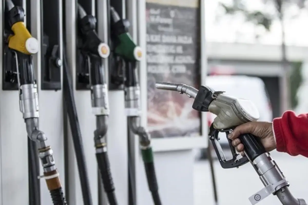 Benzine ve Motorine 1 TL Zam Geliyor: Yarından İtibaren Geçerli Olacak