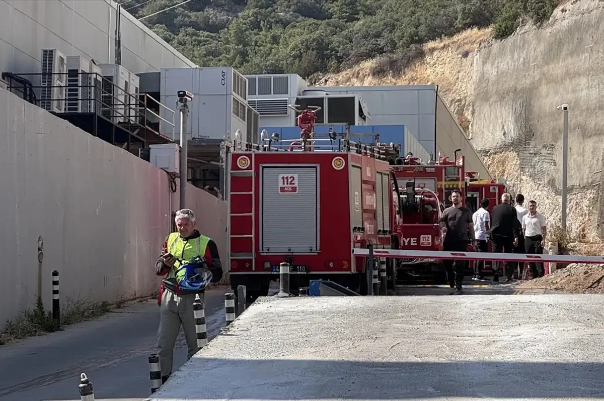 Bodrum'da AVM'de Yangın!