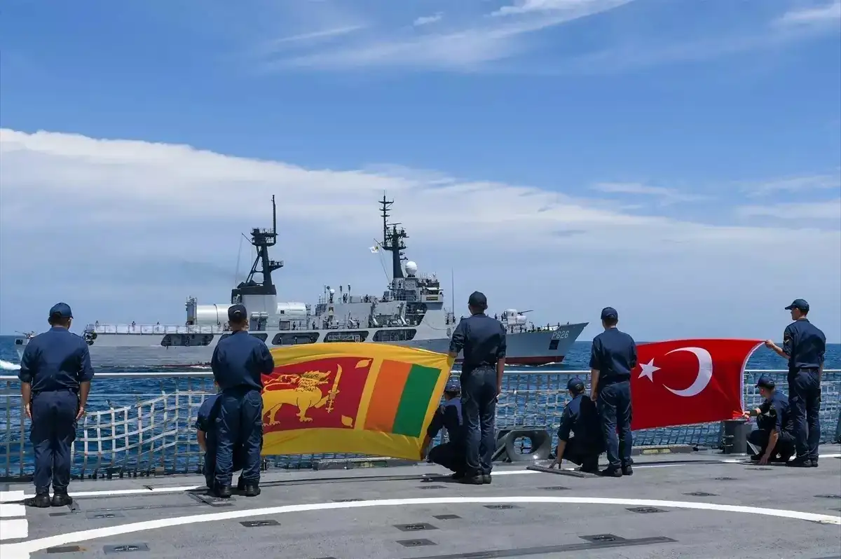 TCG Büyükada, Sri Lanka Limanı'nda!