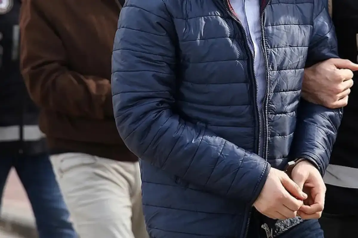 FETÖ Soruşturmasında 176 Asker Gözaltında!