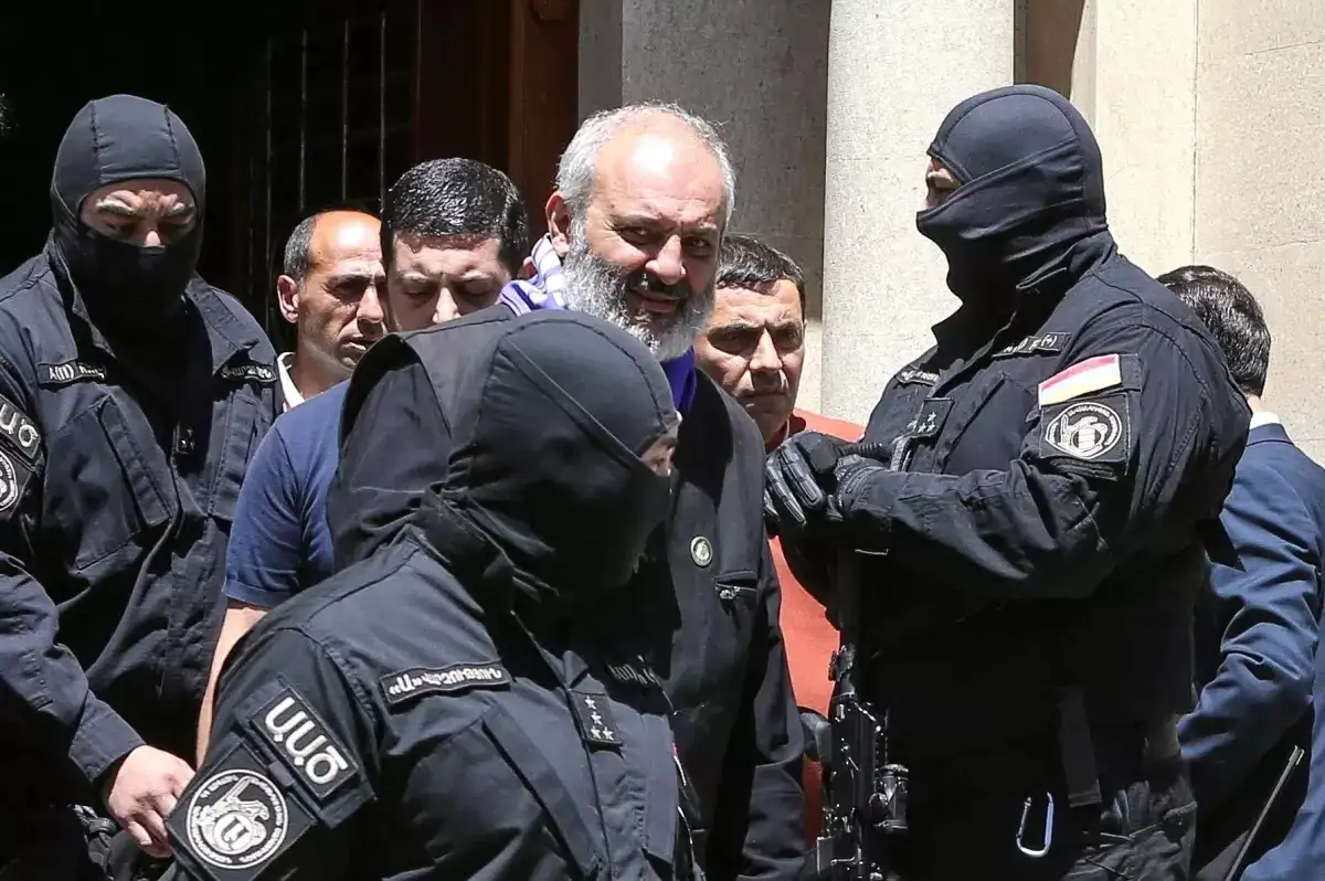 Ermenistan'da Darbe Girişimi Engellendi