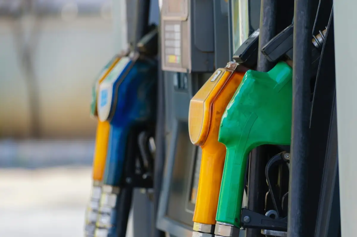 Benzin ve Motorine 2 TL Zam Geliyor