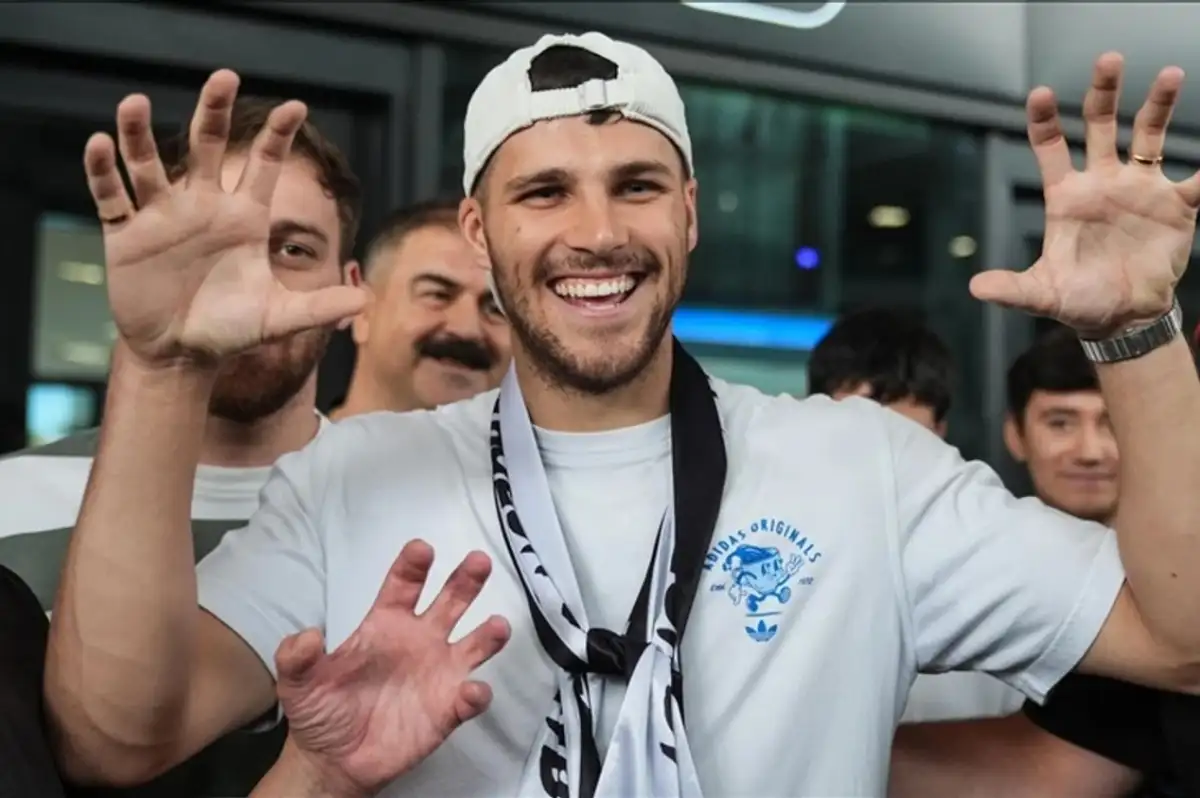 Beşiktaş'ın Yeni Transferi David Jurasek İlk Antrenmanına Çıktı