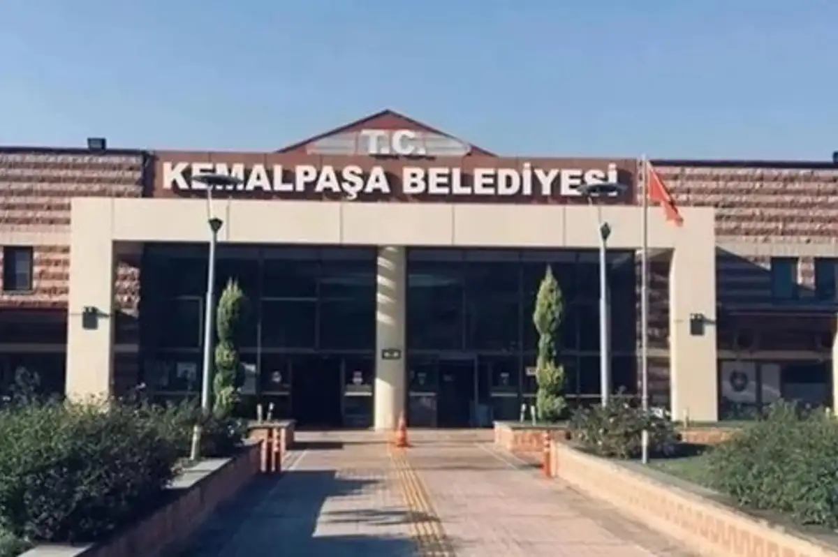 Kemalpaşa Belediyesi'nde Skandal Konser Soruşturması: Çikolata Kutusunda 400 Bin Lira, 5 İsme Hapis Talebi