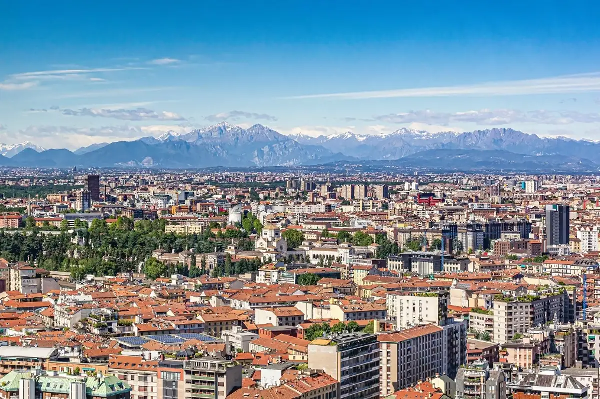 Milano'da Sıcaktan Asfalt Eridi: 16 Kişi Yaşamını Yitirdi!