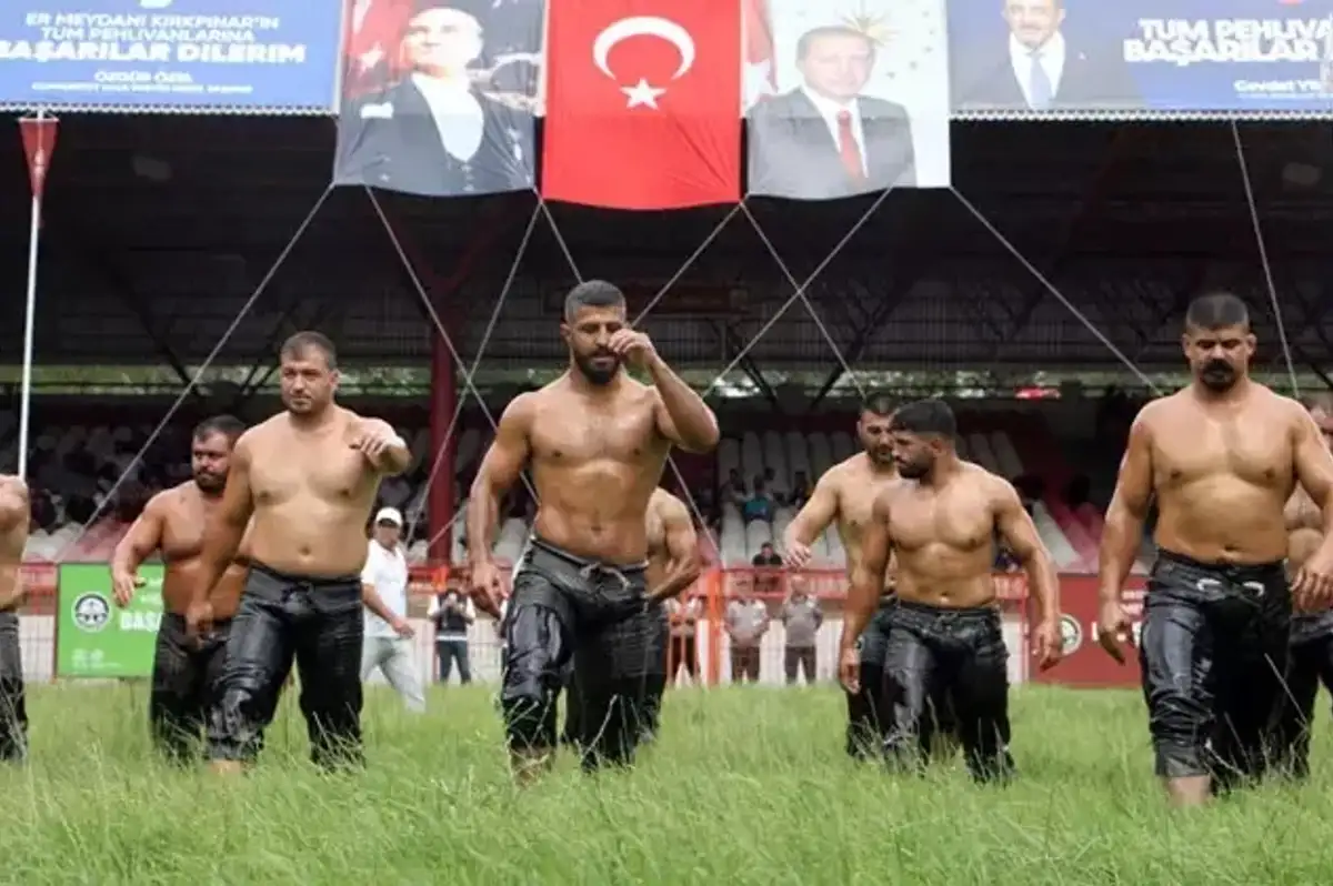 Kırkpınar'da Nefes Kesen Mücadele: İsmail Balaban Dahil 16 Başpehlivan Üçüncü Tura Yükseldi!