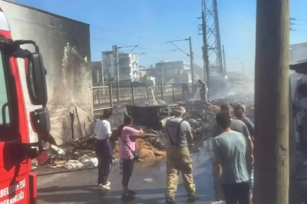 İzmir Buca'da Çöp Dağlarında Yangın: Felaketin Eşiğinden Dönüldü