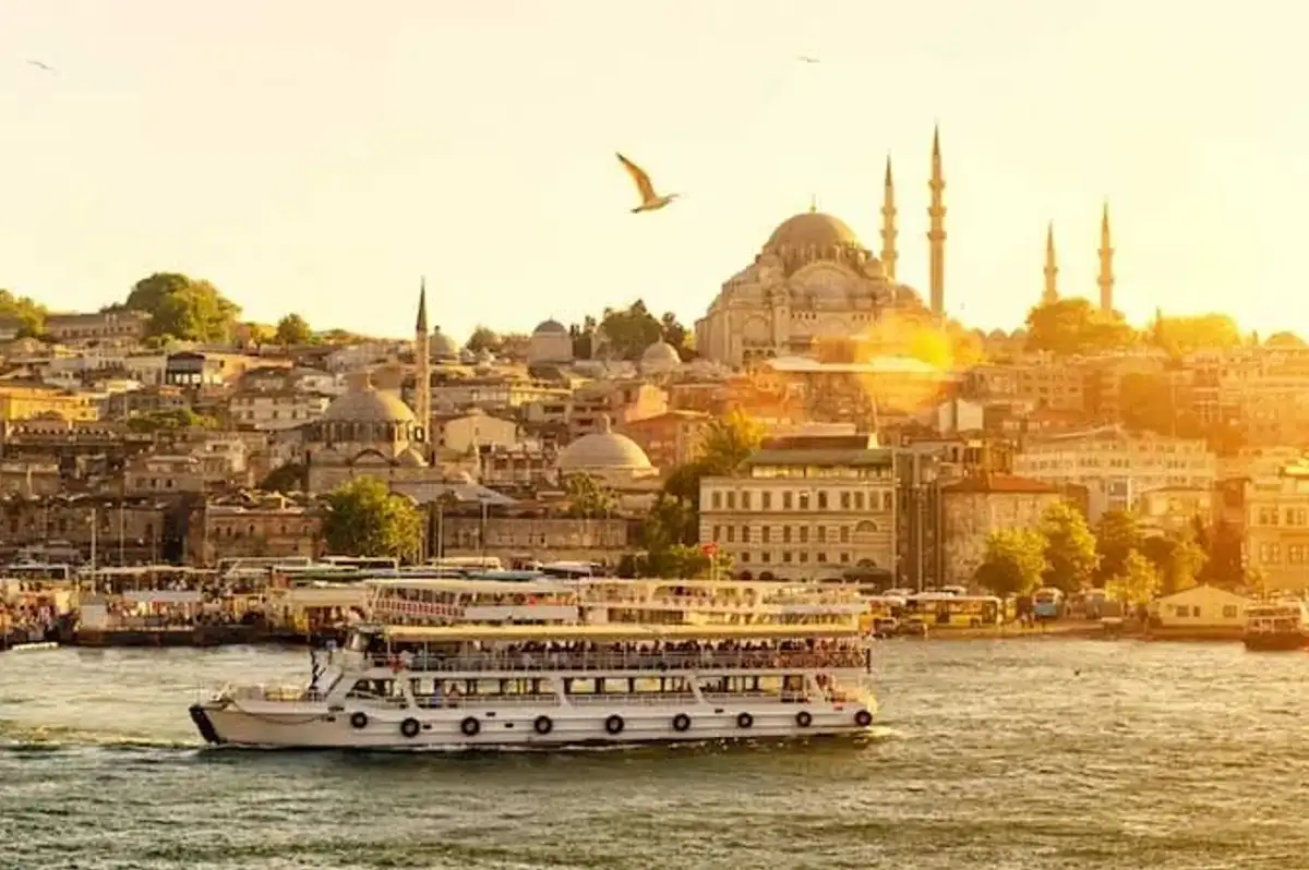 İstanbul'da Termometreler Çıldırdı: Sıcaklık 44 Dereceyi Aştı!