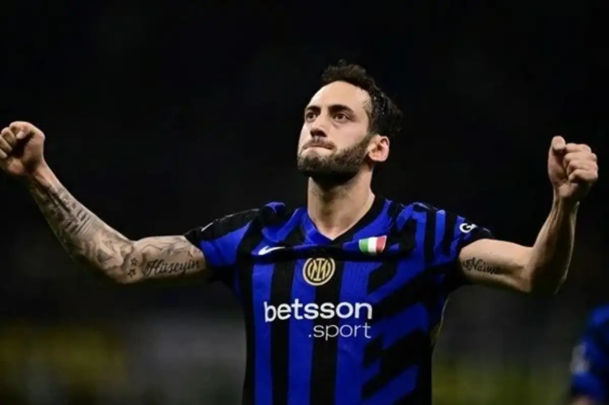 Hakan Çalhanoğlu'nun Babası Sürpriz Transferi Böyle Duyurdu!