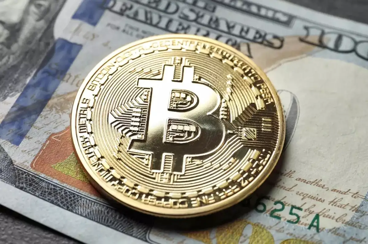Kurumsal Sermaye Bitcoin'e Akıyor: Bitcoin ETF Akımlarıyla 112 Bin Doları Aştı!