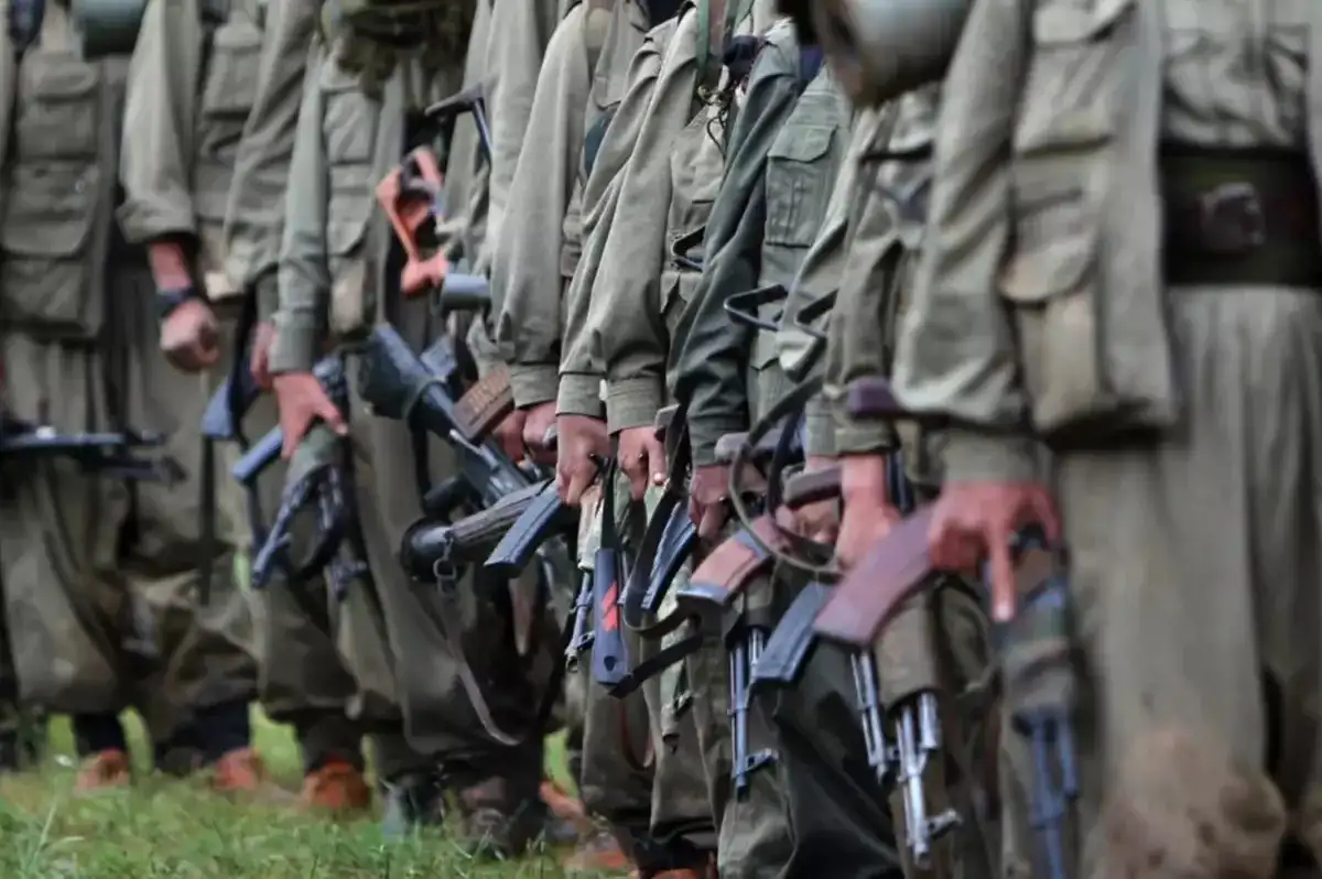 PKK Silah Bırakıyor: Terörsüz Türkiye Yolunda Tarihi Gün!