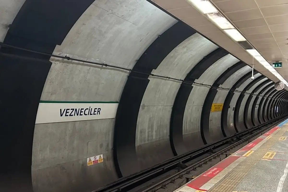 İstanbul Vezneciler Metro İstasyonunda Bir Kişi İntihar Etti!