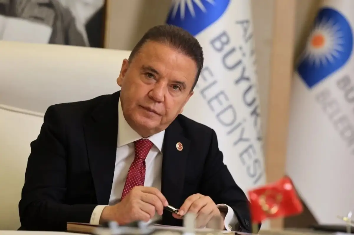 Antalya Belediye Başkanı Muhittin Böcek Hastaneye Kaldırıldı