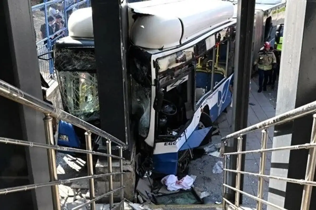 Ankara'da Belediye Otobüsü Kaza Yaptı! Yaralılar Var