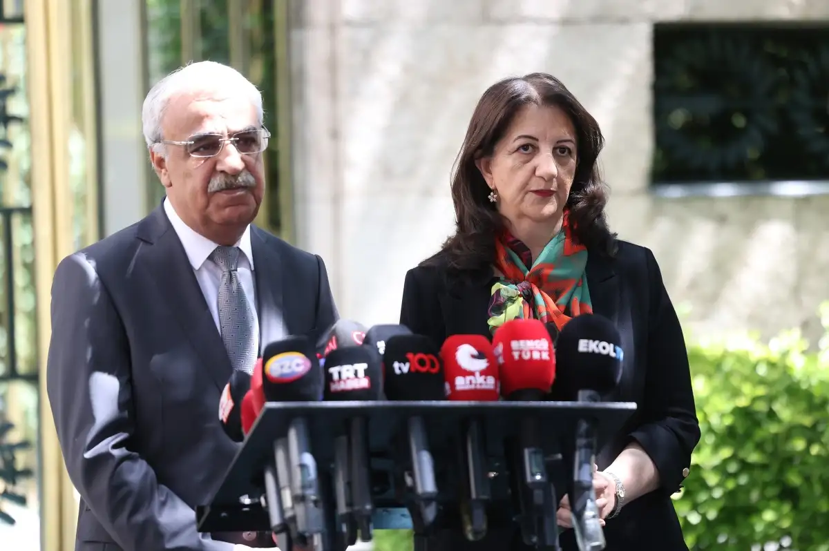 DEM Parti Heyeti, İmralı'ya Gitti! Silah Yakma Sonrası İlk Ziyaret