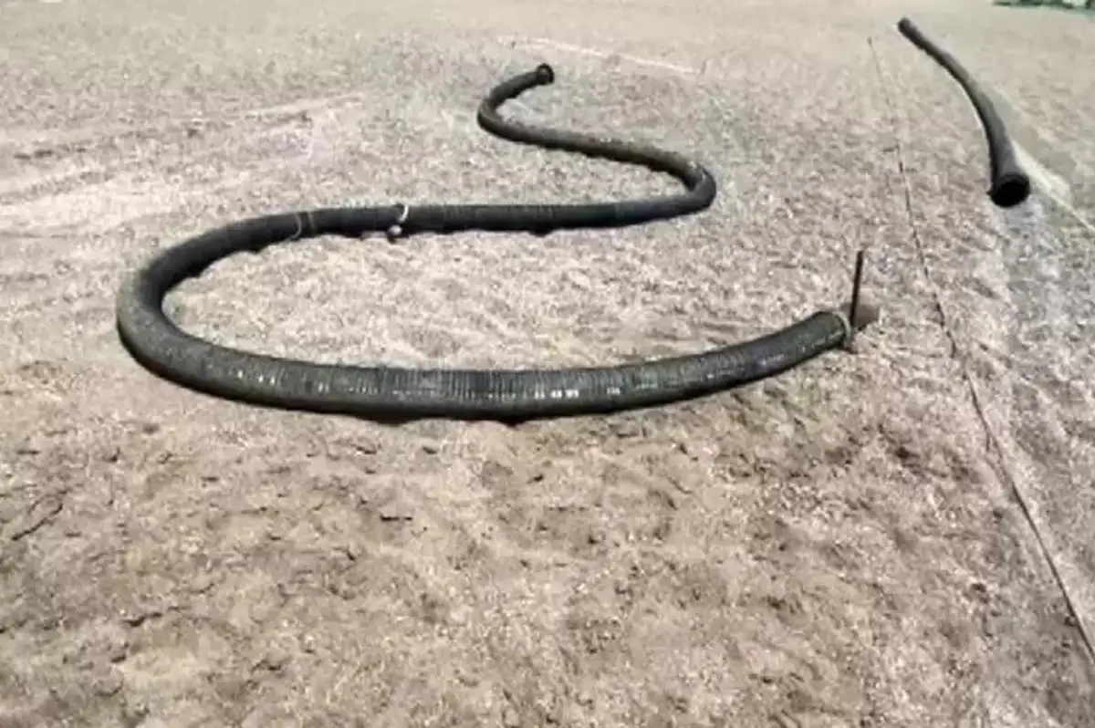 Antalya Sahilinde Şoke Eden Görüntü: Kıyıya Vuran 500 Metrelik...