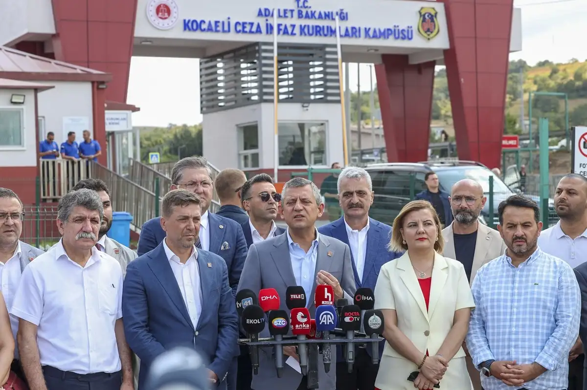 AK Parti'den Özgür Özel'e Tepki: "Komisyona Baskı İddiaları Asılsız"