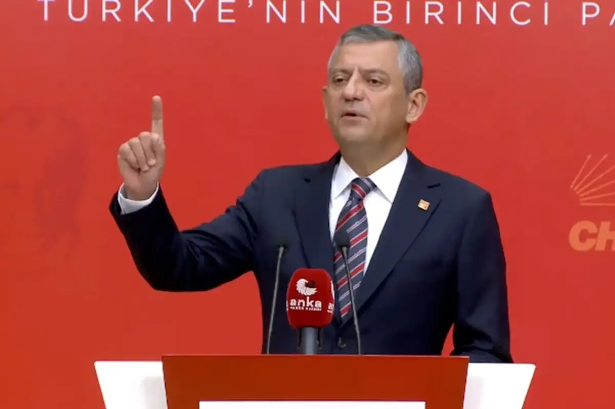 Özgür Özel: "AK Parti İktidarının Tükeniş Sürecinde Önemli Bir Kilometre Taşındayız"