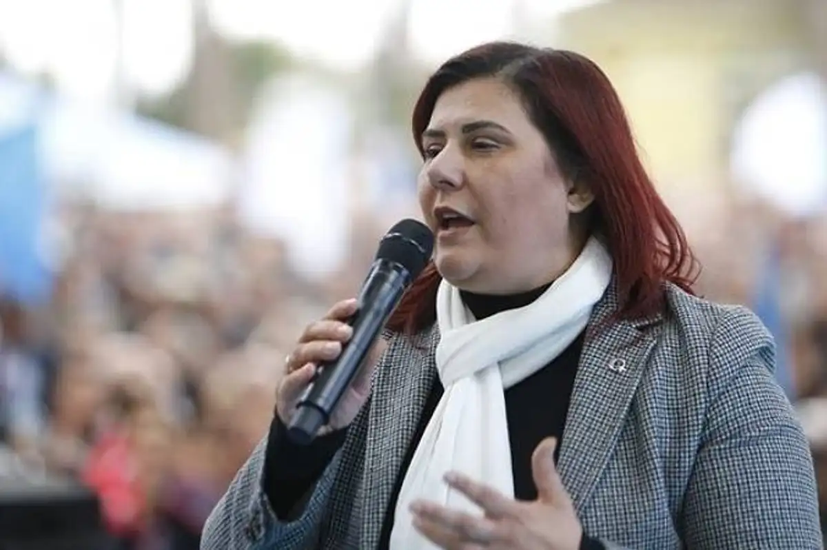 Özlem Çerçioğlu İstifa Etti