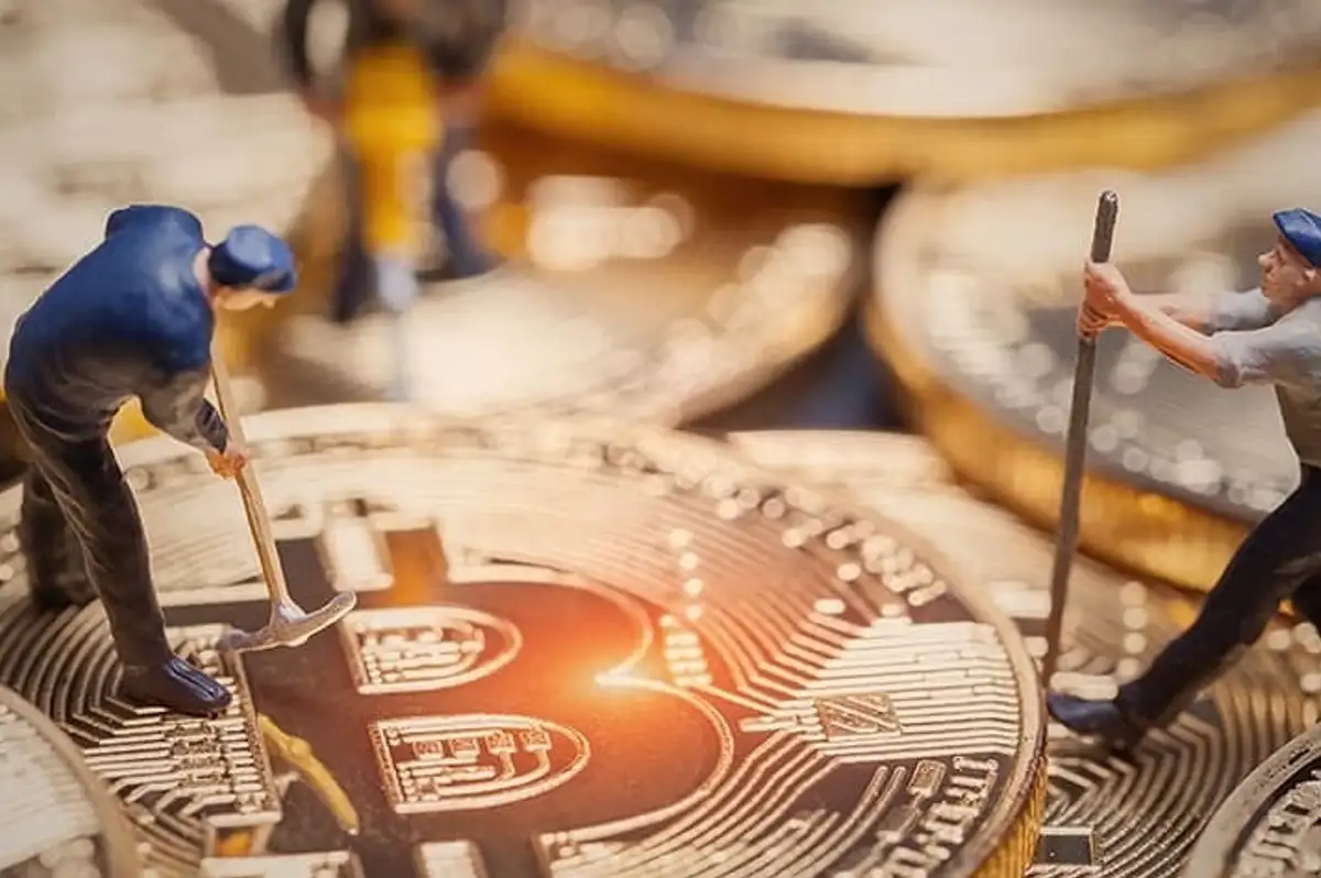 Bitcoin Madenciliği ile Yapay Zeka Veri Merkezleri Arasında Enerji Yarışı