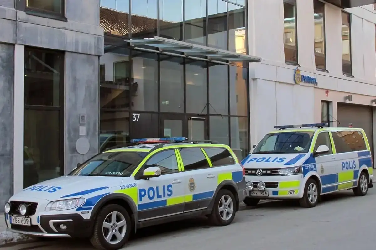 İsveç'te Cami Yakınında Silahlı Saldırı: 2 Yaralı