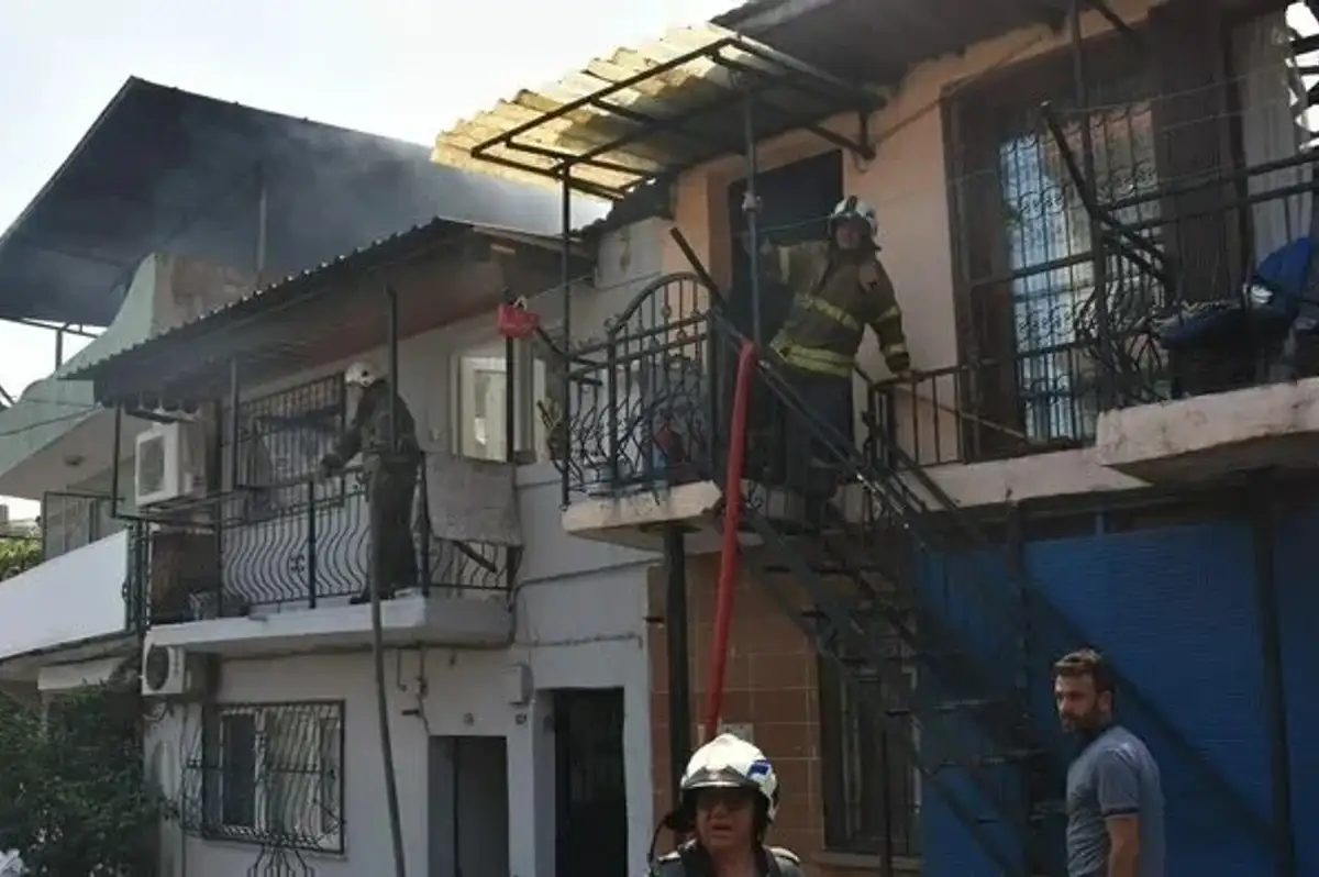İzmir Konak'ta Korkutan Yangın!