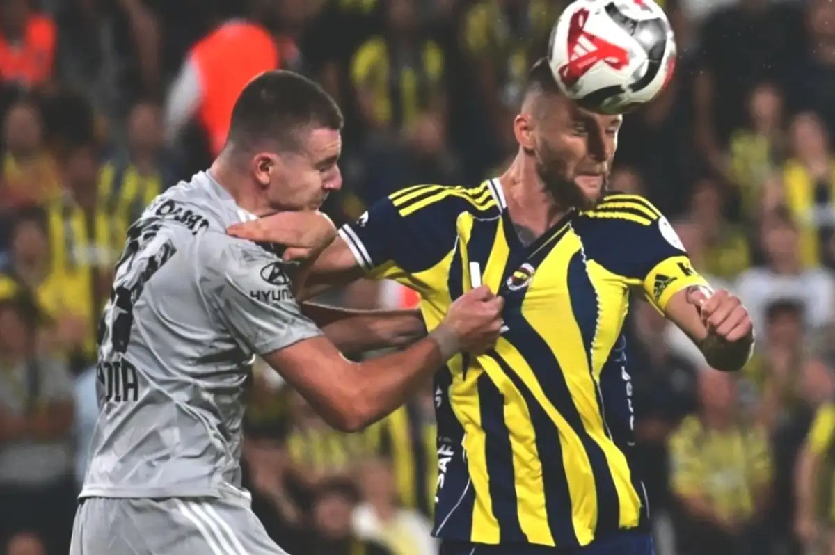 Fenerbahçe - Kocaelispor Maçında Hakem Kararları Tartışma Yarattı
