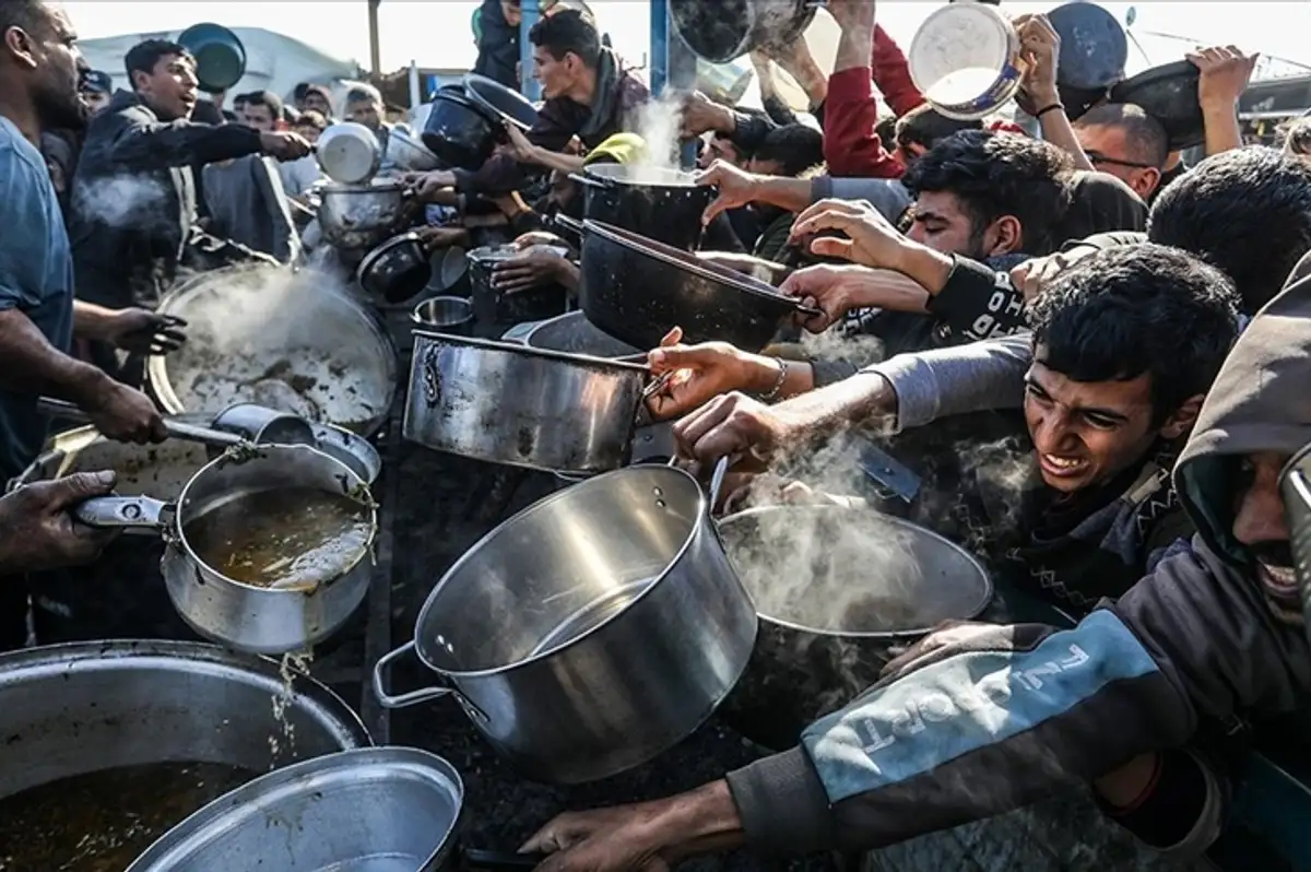 Gazze'de Açlıktan Ölenlerin Sayısı 300'e Yükseldi