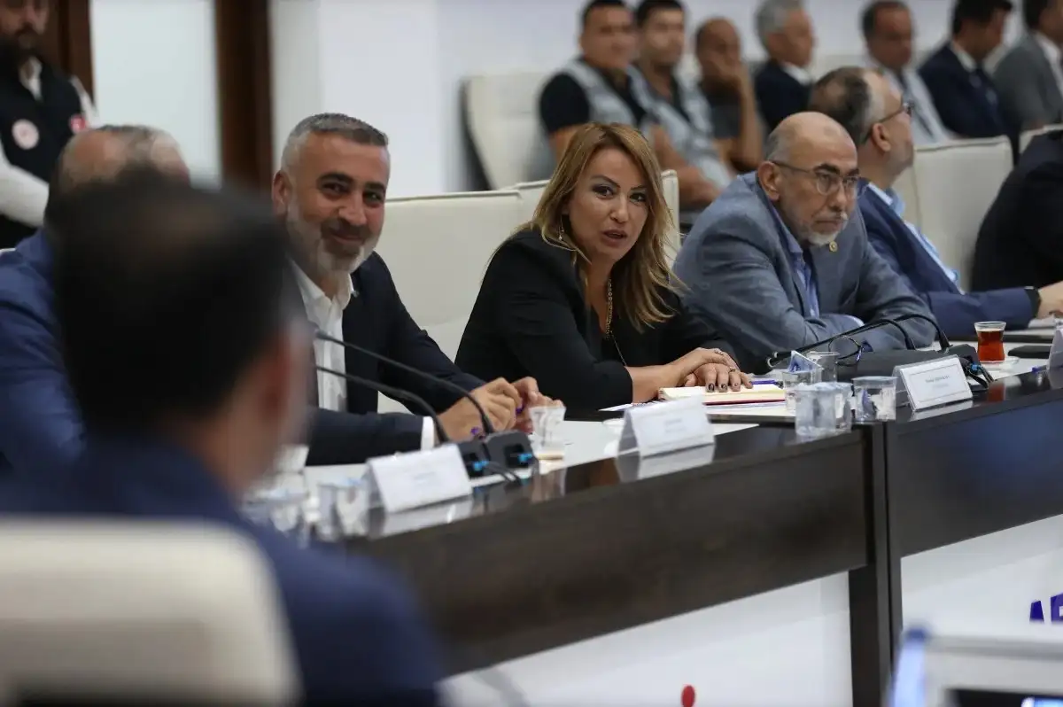 CHP ve İYİ Parti'li Vekillerden Bakan Kurum'a Teşekkür