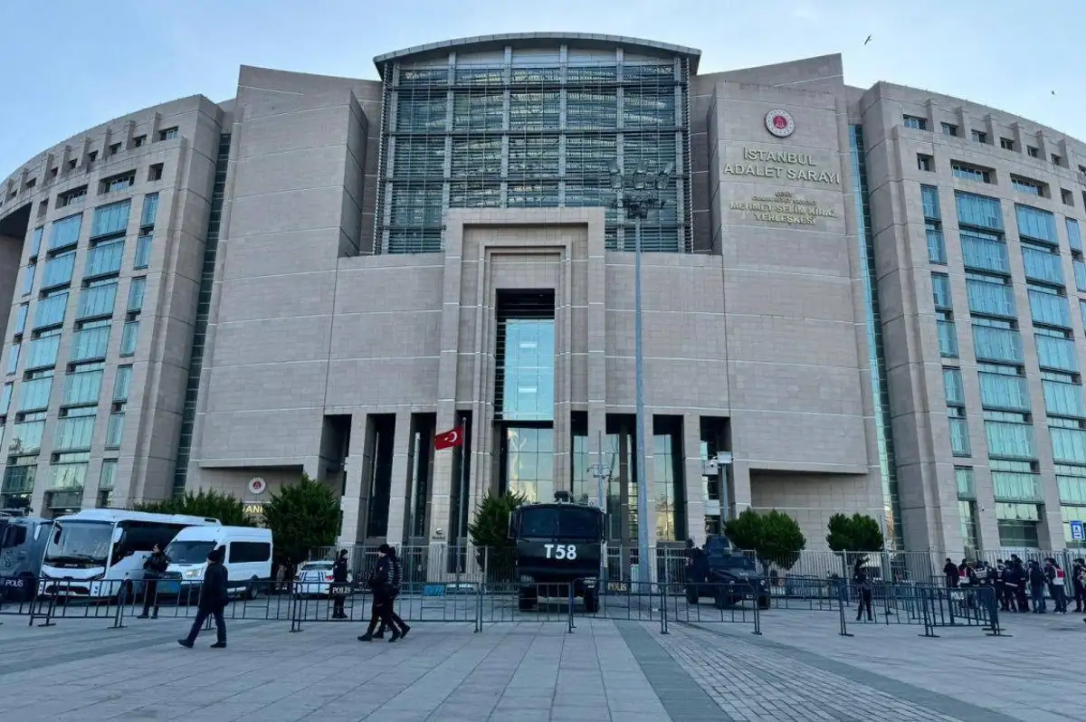 Avcılar ve Beşiktaş Belediyelerine Operasyon: Çok Sayıda Gözaltı