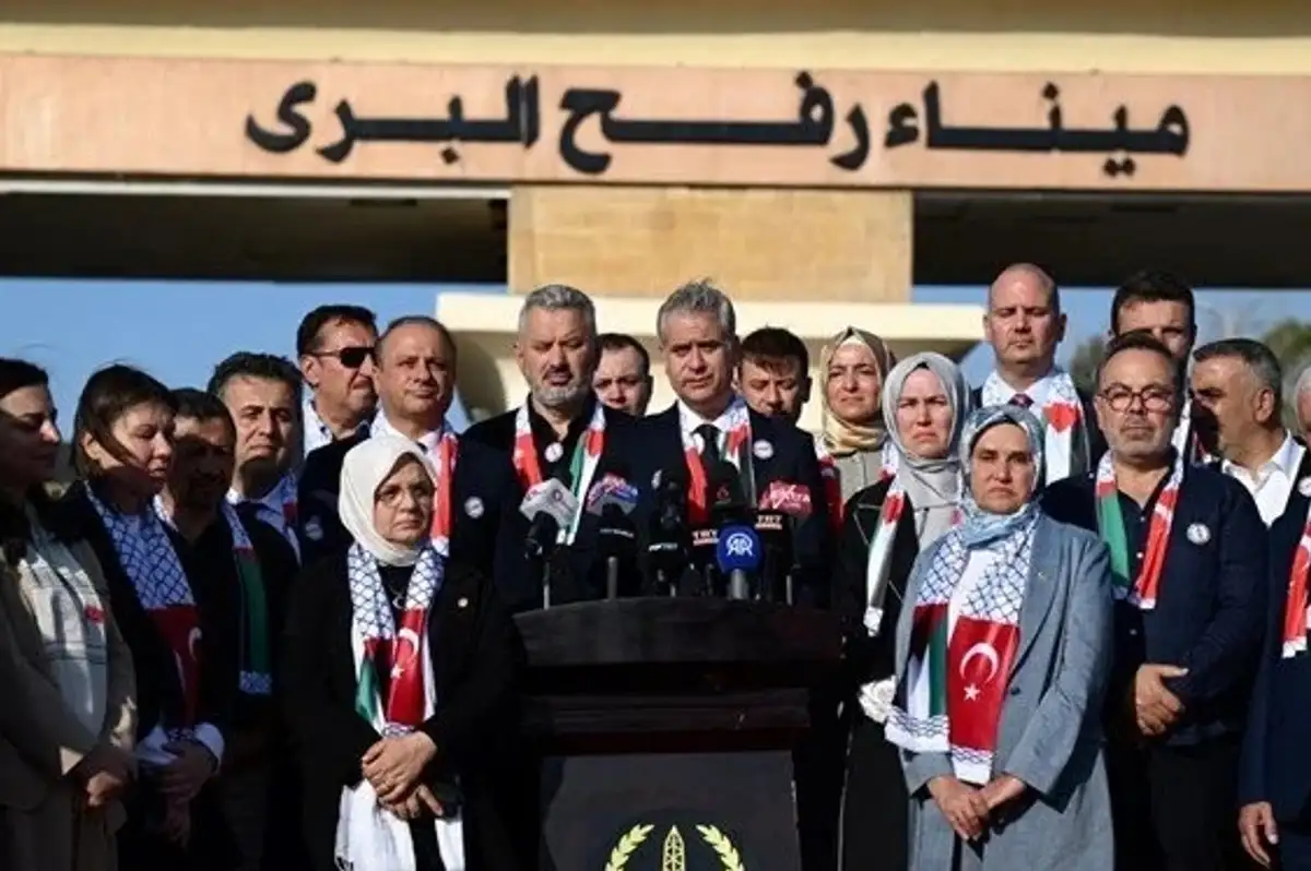 AK Parti Heyeti Refah Sınır Kapısı'na Gitti