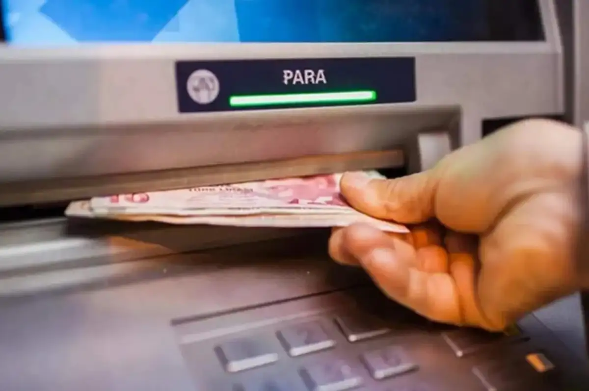 ATM İşlemlerinde Yeni Dönem Başladı: Para Yatırma Limitleri Güncellendi