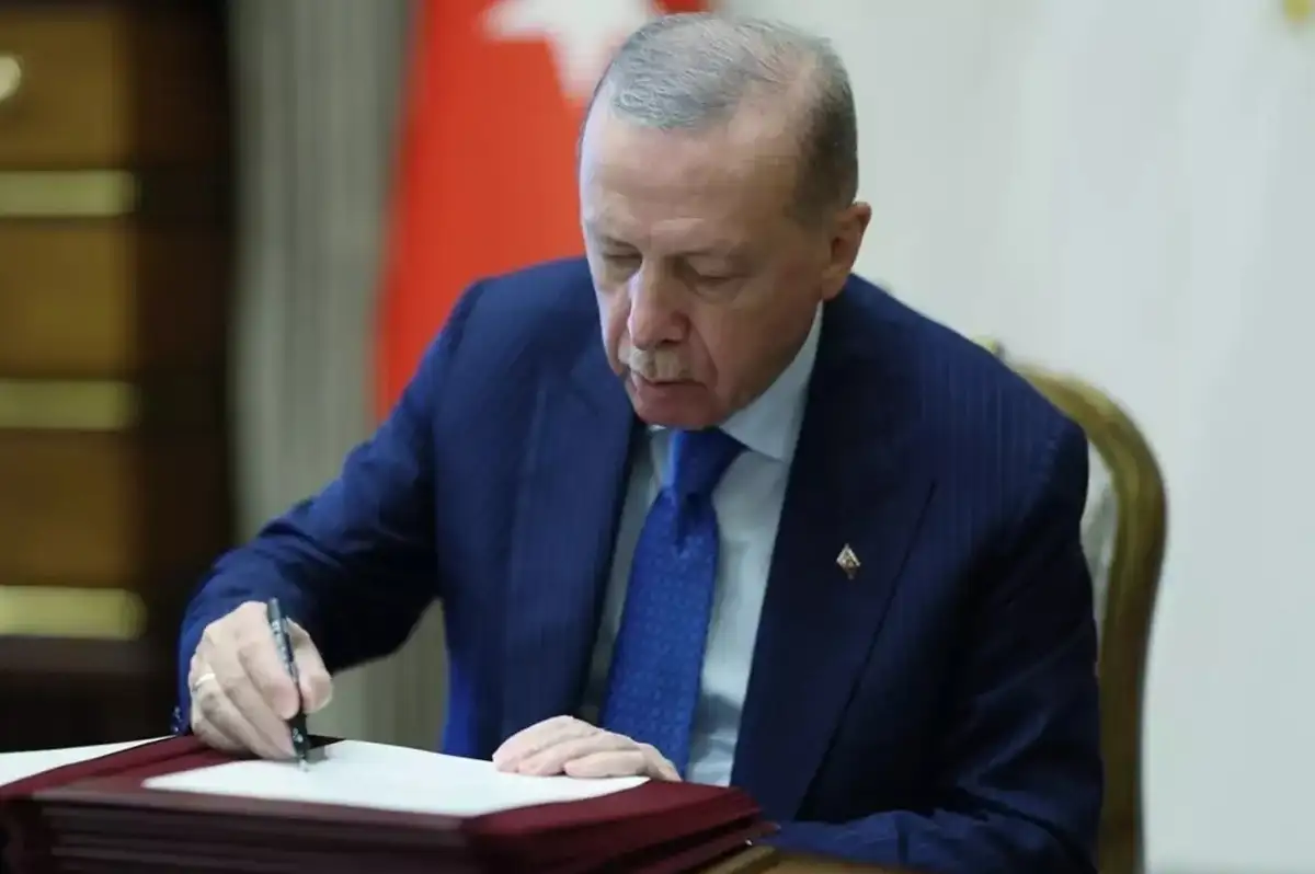 Bazı Üniversite ve Fakülteler Kapatıldı, Bazılarının İsmi Değişti