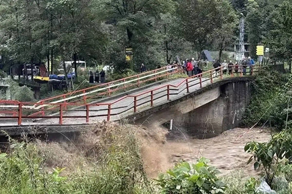 Doğu Karadeniz'de Sağanak Felakete Döndü: Rize ve Artvin'de Sel ve Heyelan!
