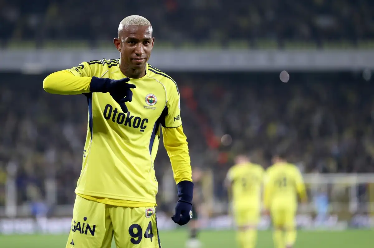 Talisca'dan Aston Villa Maçı Öncesi "Alex de Souza" ve "Tedesco" Mesajları