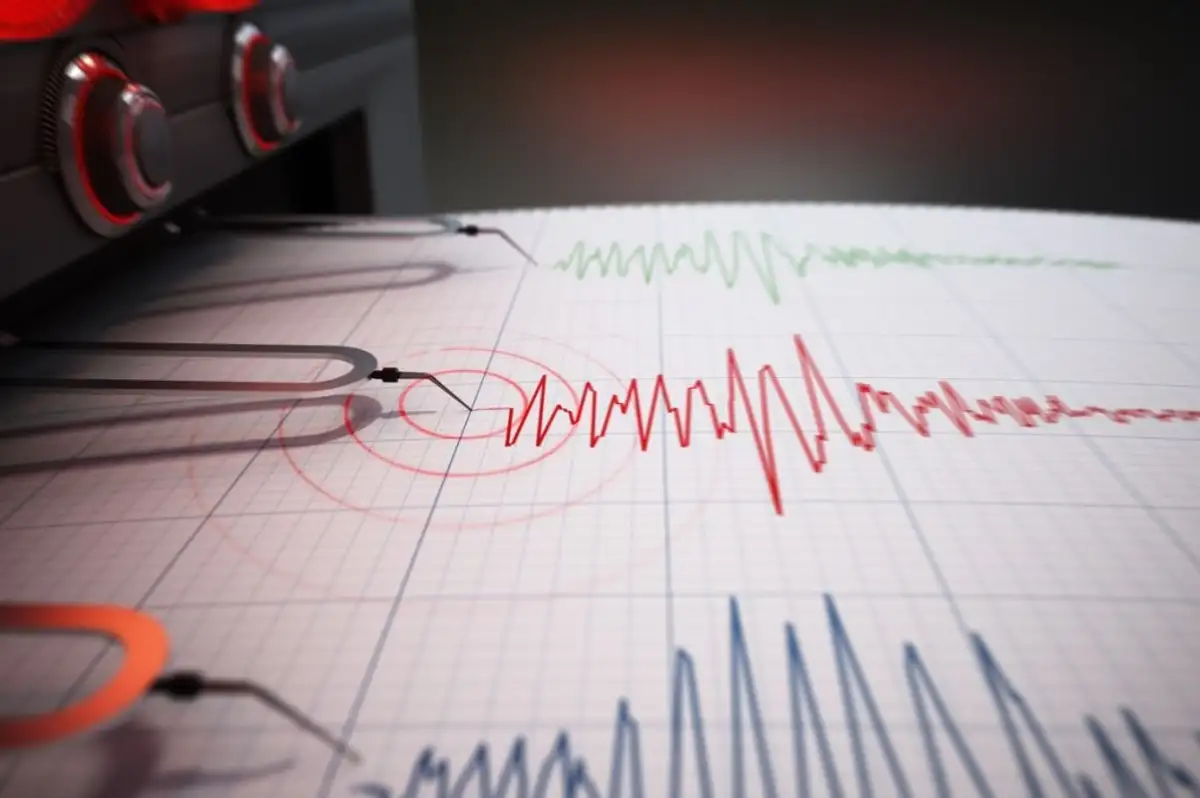 Balıkesir Sındırgı'da Deprem Fırtınası: Peş Peşe Sarsıntılar Korkuttu
