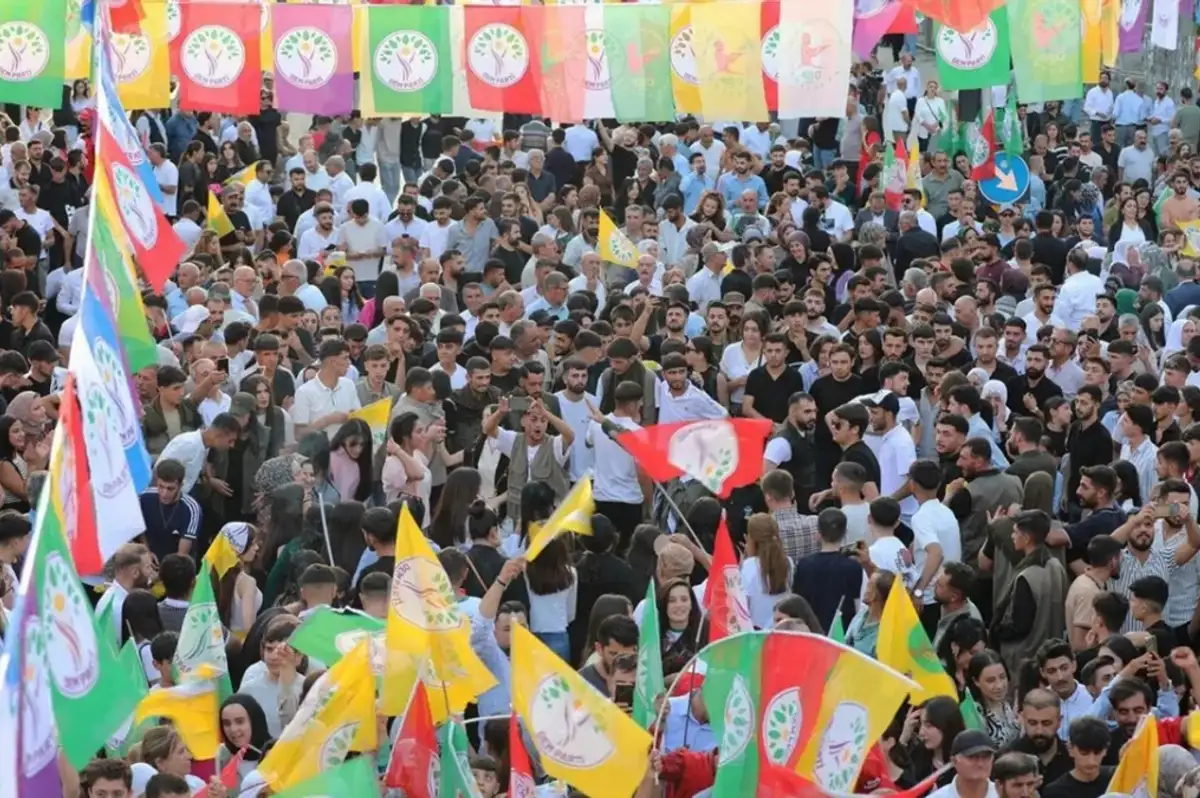 Diyarbakır'da 4 Günlük Eylem Yasağı: DEM Parti Mitingi Yeniden Ertelendi
