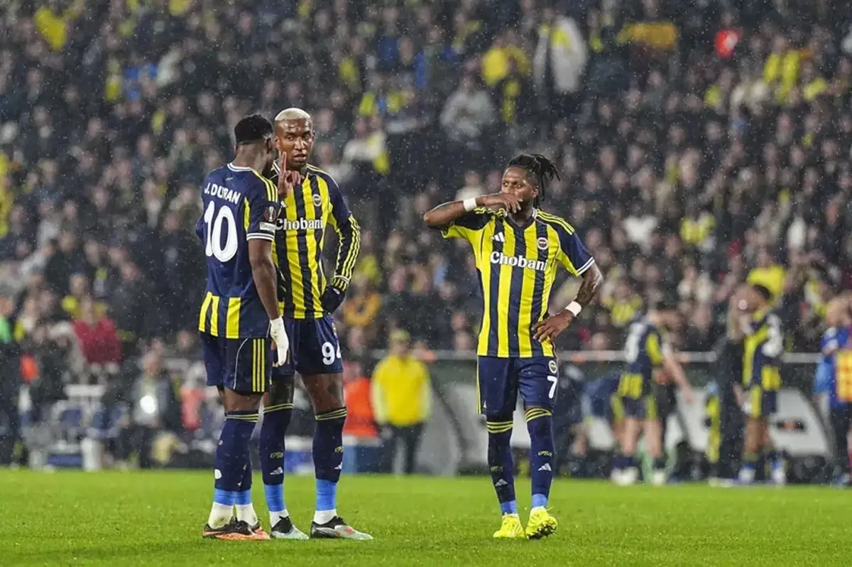 Fenerbahçe Avrupa'da Play-Off'u Garantiledi