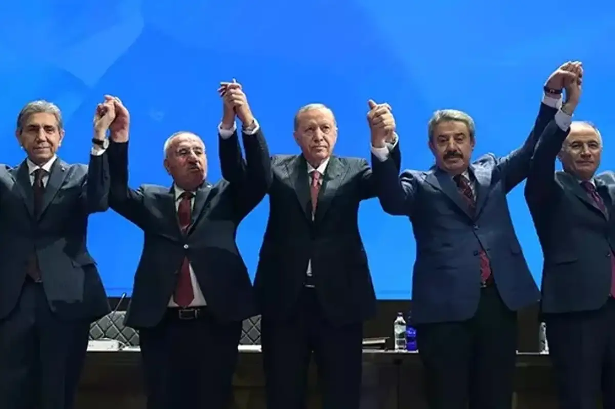 4 Belediye Başkanı AK Parti'ye Katıldı