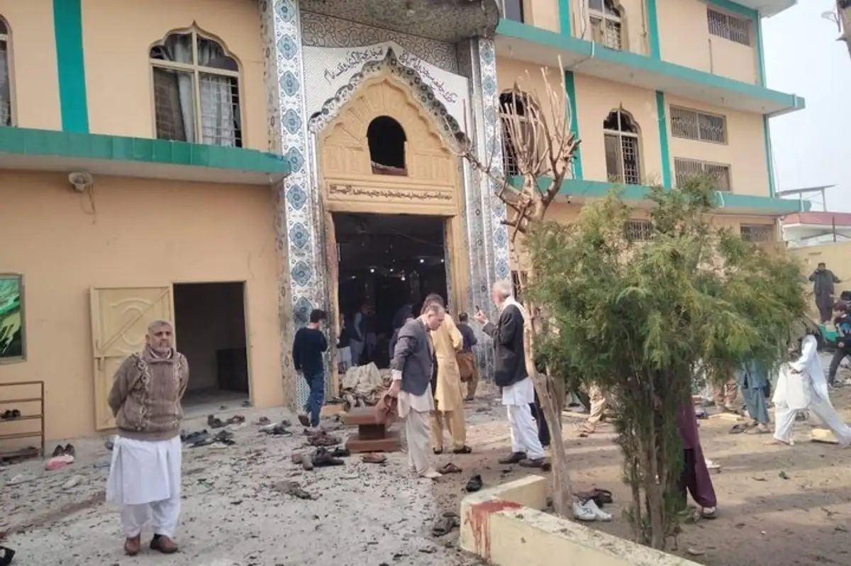 Pakistan'da Cuma Namazında Kanlı Saldırı: 80 Yaralı, En Az 15 Ölü!