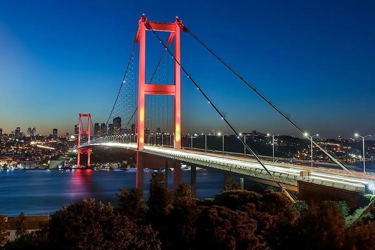 Türkiye'nin Ulaşım Devleri Özelleşiyor: Boğaz Köprüleri ve 9 Otoyol İçin Dev İhale Süreci Başladı