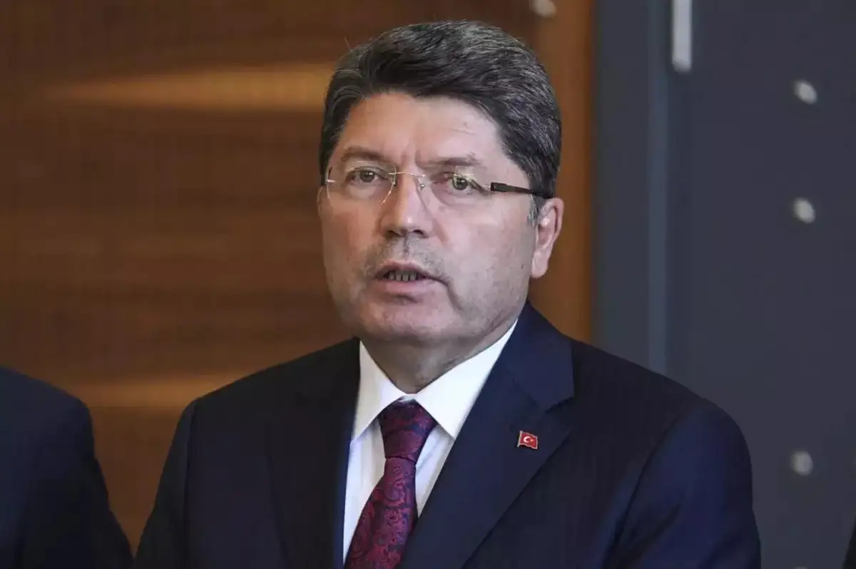 Adalet Bakanı Tunç'tan Suça Sürüklenen Çocuklar İçin Kritik Mesaj: Yasal Düzenleme Yolda