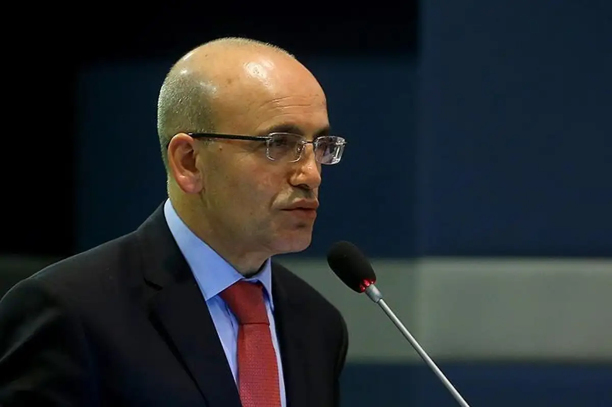 Bakan Şimşek'ten Küresel Belirsizlik Mesajı: Türkiye Görece Daha Az Kırılgan